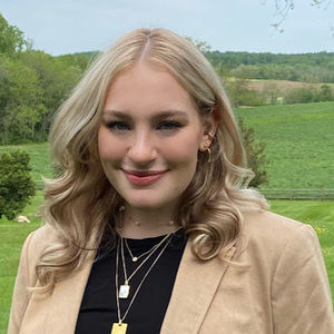 Meet your Posher, Jillian